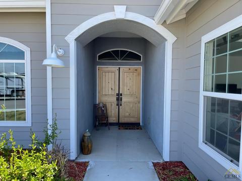 406 Palm St, Taft, CA 93268 photo 4