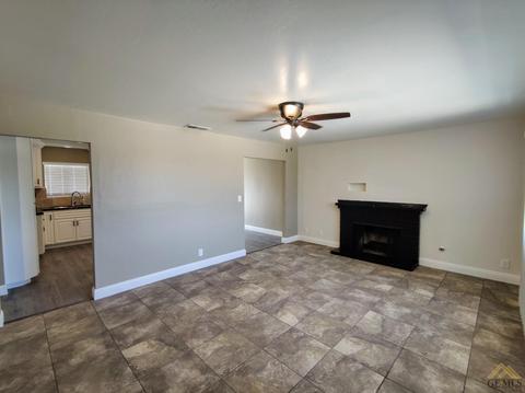 1124 State Ave, Shafter, CA 93263 photo 3