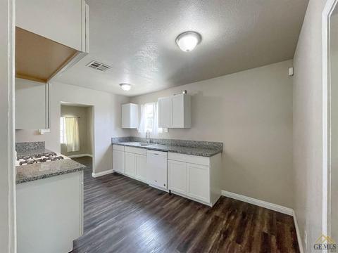 1915 4th St, Wasco, CA 93280 photo 9