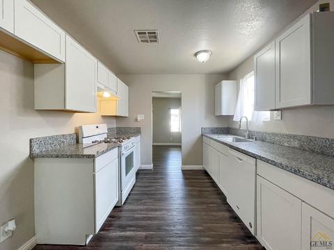 1915 4th St, Wasco, CA 93280 photo 8