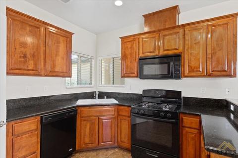 709 Celestial Way, Wasco, CA 93280 photo 9