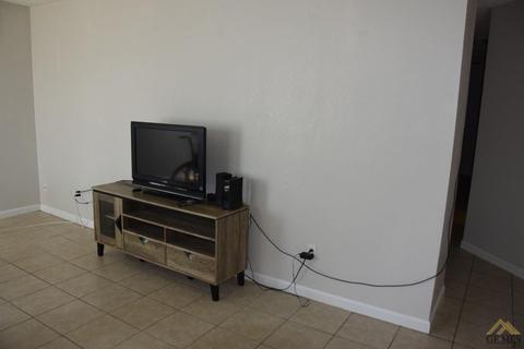 600 Charles, Arvin, CA 93203 photo 7