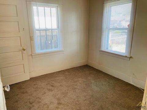 1045 4th Pl, Wasco, CA 93280 photo 4