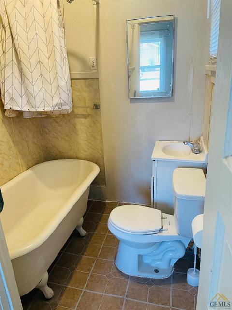 1045 4th Pl, Wasco, CA 93280 photo 5