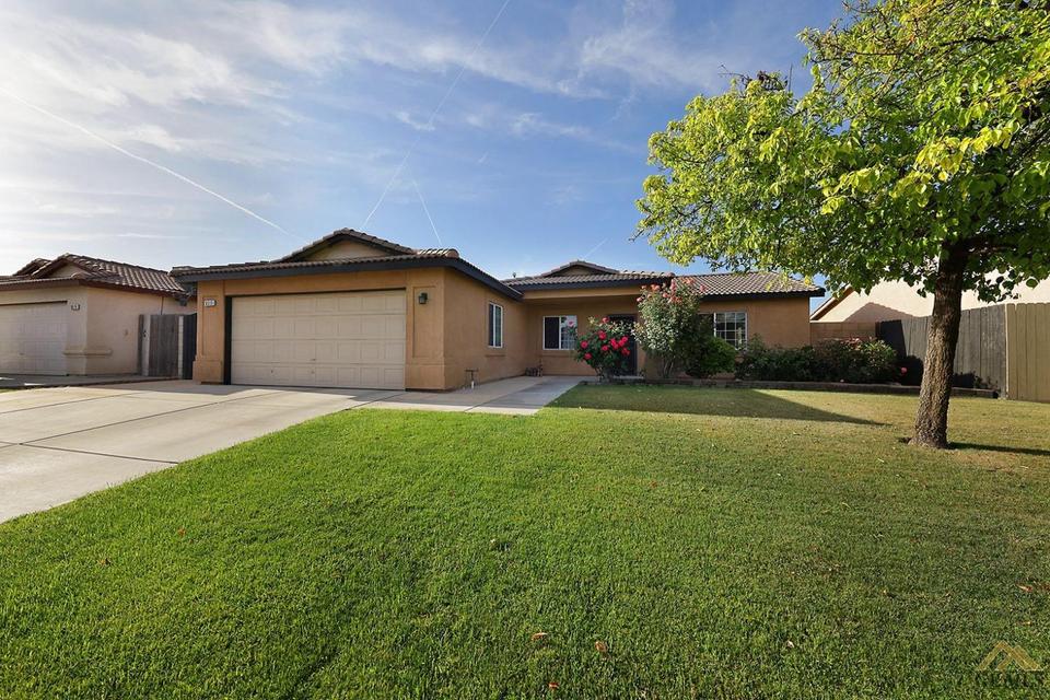 5515 El Palacio Dr, Bakersfield, CA 93307 29 Photos MLS 202203837