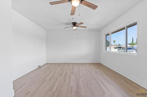 6709 Pinecone Ave, Bakersfield, CA 93308 photo 3