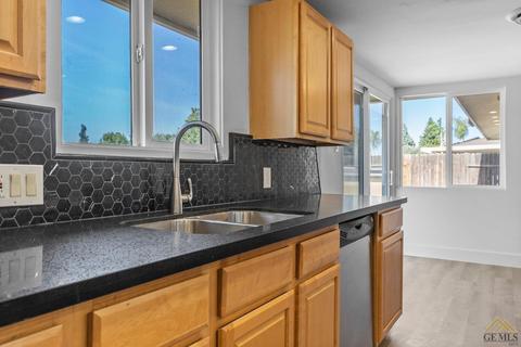 6709 Pinecone Ave, Bakersfield, CA 93308 photo 9