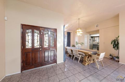 1011 Meyer St, Arvin, CA 93203 photo 5