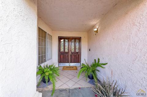 1011 Meyer St, Arvin, CA 93203 photo 4