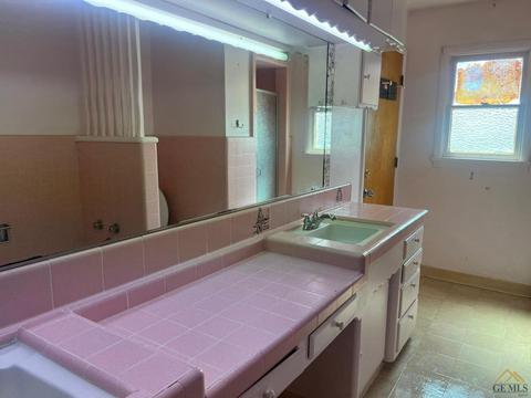 319 Buchanan St, Taft, CA 93268 photo 28