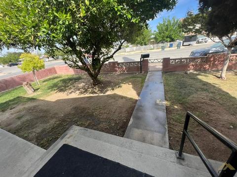 319 Buchanan St, Taft, CA 93268 photo 3