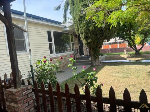 319 Buchanan St, Taft, CA 93268 photo 4