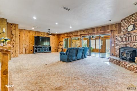 18500 Buckeye Pl, Tehachapi, CA 93561 photo 12
