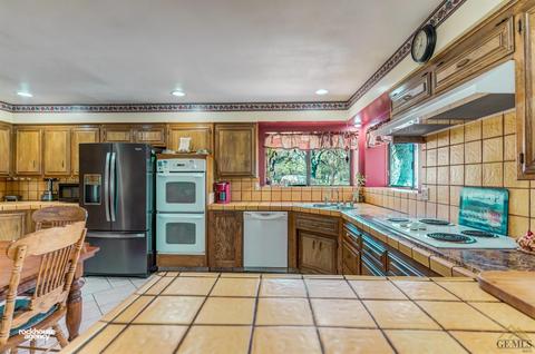 18500 Buckeye Pl, Tehachapi, CA 93561 photo 6