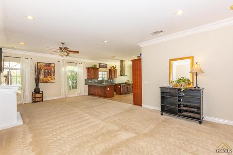 10326 Bluffshadow Dr, Bakersfield, CA 93306 photo 5