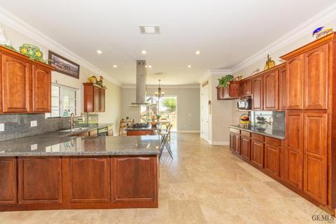 10326 Bluffshadow Dr, Bakersfield, CA 93306 photo 10