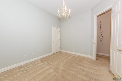10326 Bluffshadow Dr, Bakersfield, CA 93306 photo 22
