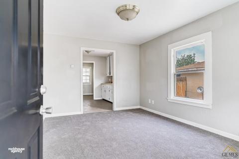117 Taylor St, Taft, CA 93268 photo 4