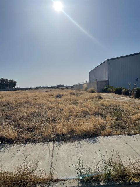 608 Workman St, Bakersfield, CA 93307 photo 3