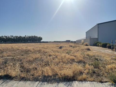 608 Workman St, Bakersfield, CA 93307 photo 2