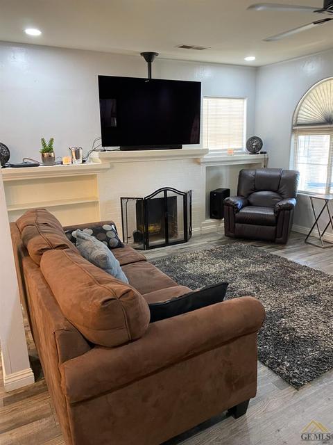 1306 E 19th St, Bakersfield, CA 93305 photo 9