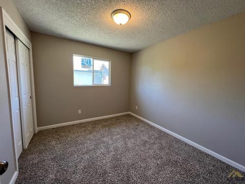 257 Atkinson Ave, Shafter, CA 93263 photo 6