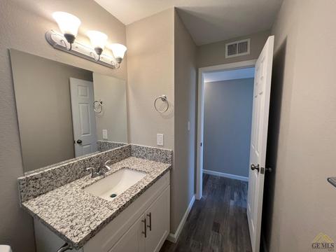 257 Atkinson Ave, Shafter, CA 93263 photo 5