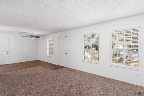575 Mark Ave, Shafter, CA 93263 photo 6
