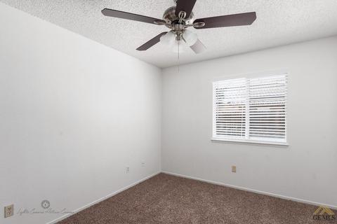 575 Mark Ave, Shafter, CA 93263 photo 11
