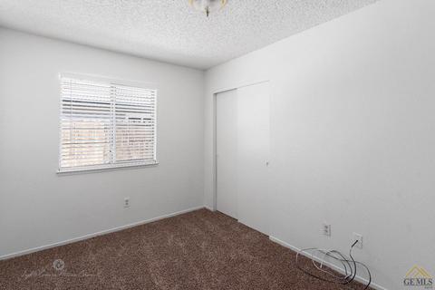 575 Mark Ave, Shafter, CA 93263 photo 15