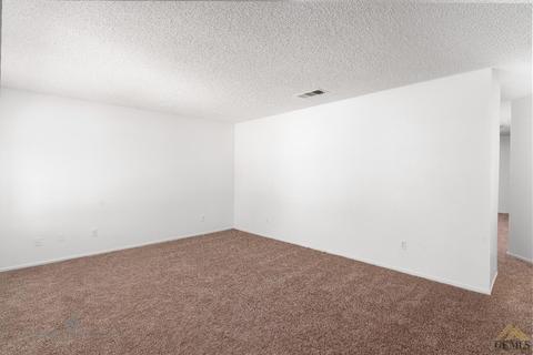 575 Mark Ave, Shafter, CA 93263 photo 5