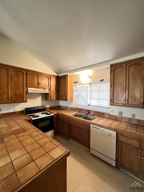 941 E Trotter Ave, Mojave, CA 93501 photo 5