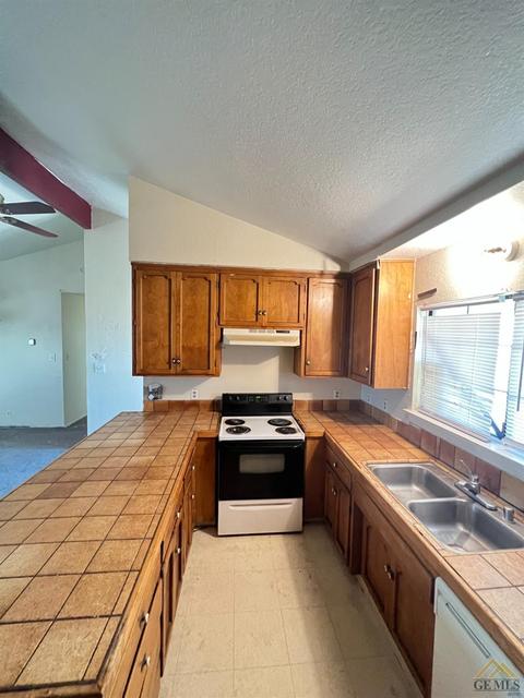 941 E Trotter Ave, Mojave, CA 93501 photo 3