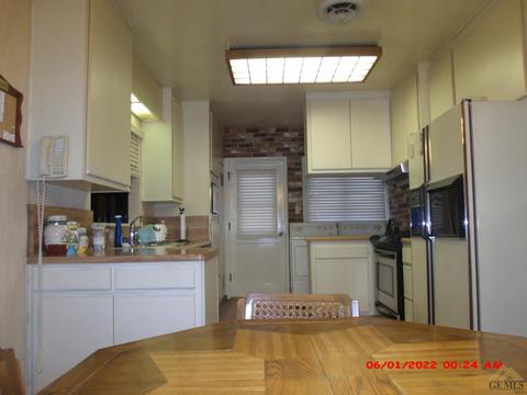1026 Oak Ave, Wasco, CA 93280 photo 4