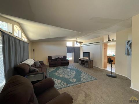 316 S 5th St, Taft, CA 93268 photo 6