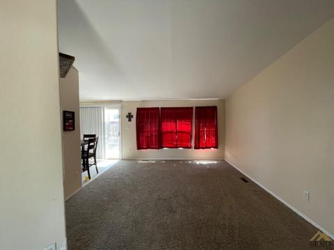 316 S 5th St, Taft, CA 93268 photo 8