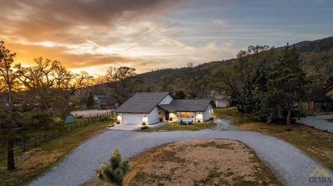 28081 Black Gold Way, Tehachapi, CA 93561 photo 2