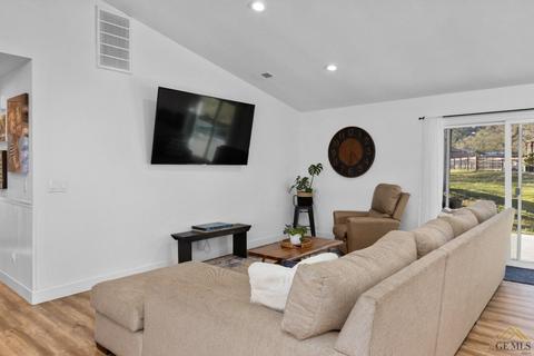 28081 Black Gold Way, Tehachapi, CA 93561 photo 16