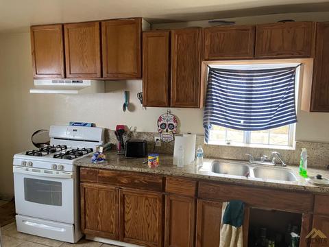 329 D St, Taft, CA 93268 photo 13