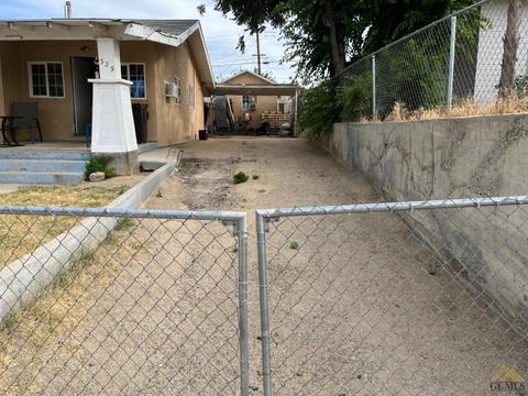 329 D St, Taft, CA 93268 photo 32