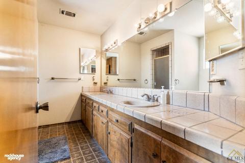 2500 Pine St, Bakersfield, CA 93301 photo 23
