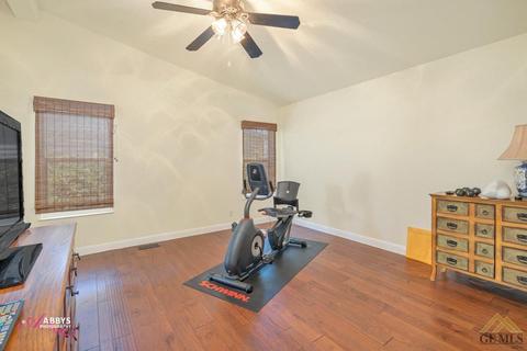 600 44th St, Bakersfield, CA 93301 photo 17