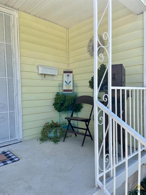 113 E Woodrow St, Taft, CA 93268 photo 12