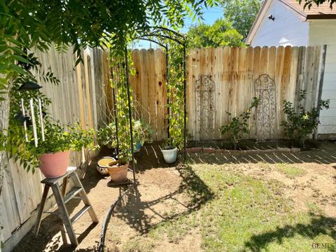 113 E Woodrow St, Taft, CA 93268 photo 35