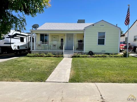 113 E Woodrow St, Taft, CA 93268 photo 1