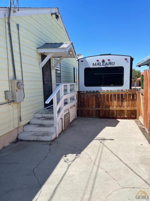 113 E Woodrow St, Taft, CA 93268 photo 27