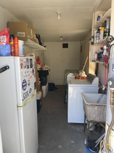 113 E Woodrow St, Taft, CA 93268 photo 39