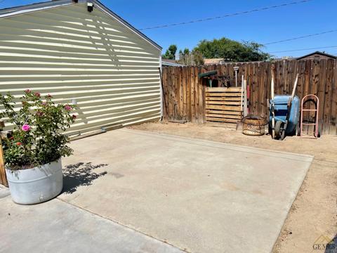 113 E Woodrow St, Taft, CA 93268 photo 37