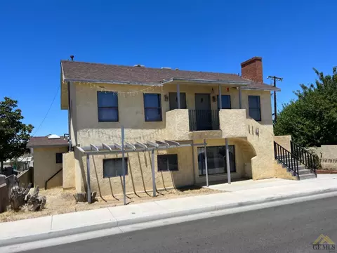 114 Oak St, Taft, CA 93268 photo 2