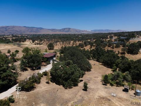20630 Old Town Rd, Tehachapi, CA 93561 photo 4